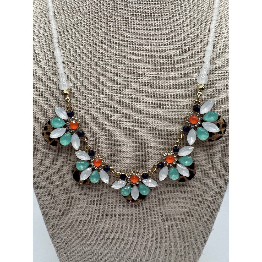 Plunder Design Floral Statement Necklace Y2K Streetwear Boho White Beaded 17"
